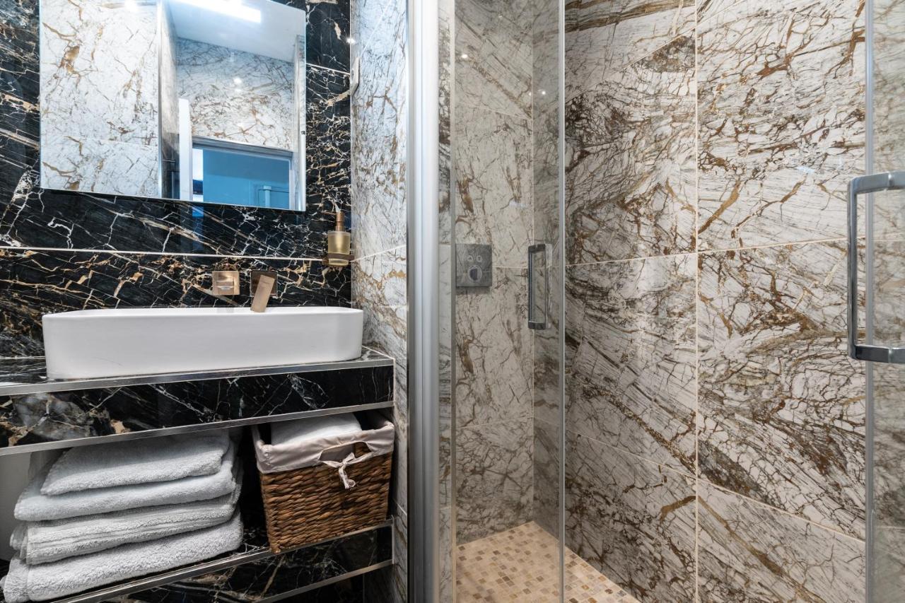 Room In Apartment - Cosy Place In The Hear Of Paris Ngoại thất bức ảnh